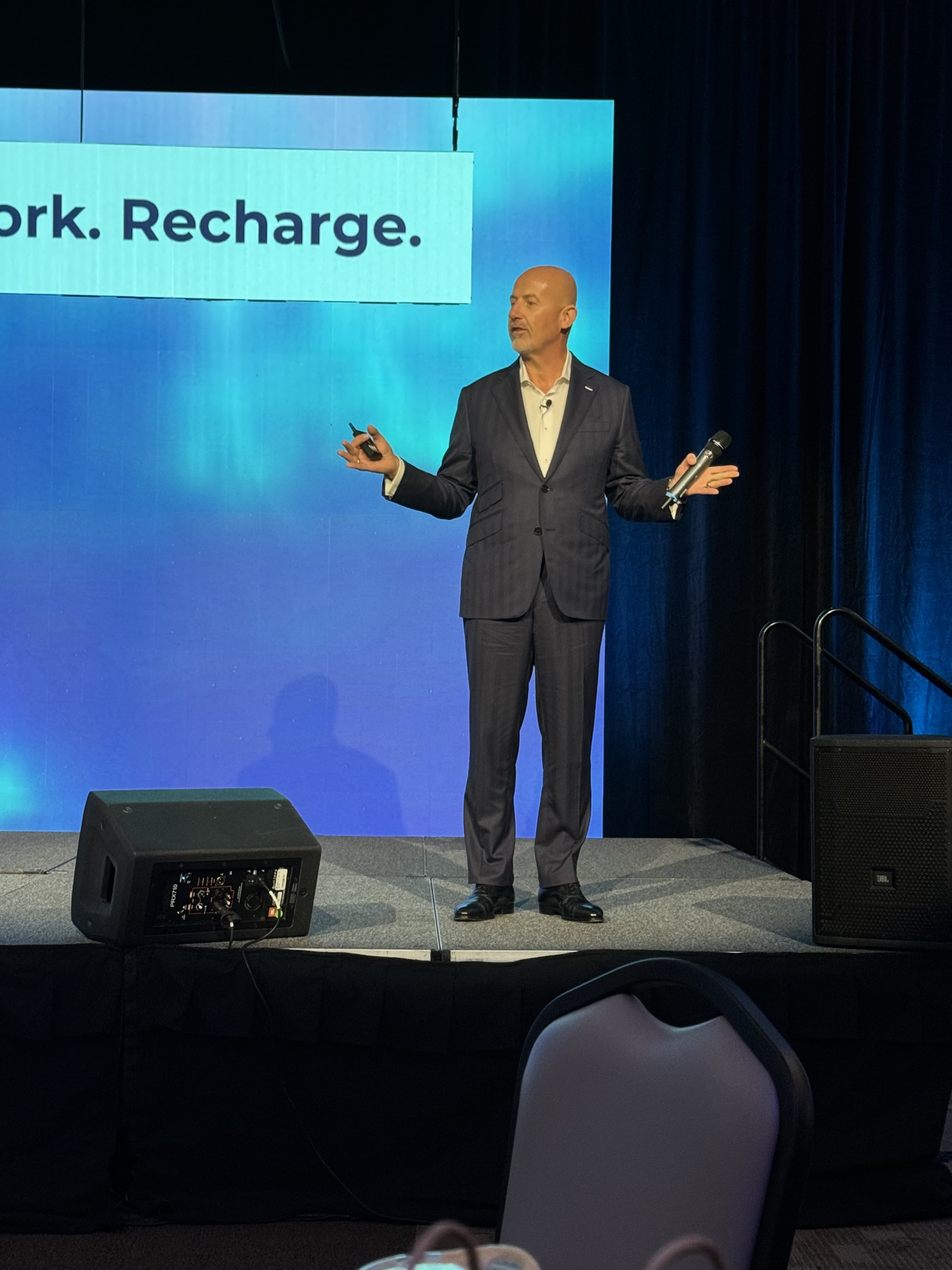 Steve Lowisz on stage